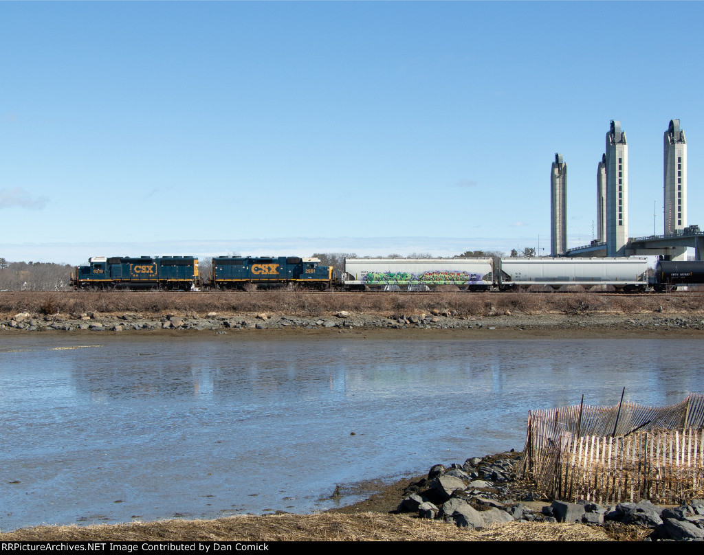 CSXT 6219 Leads L063 Along the Piscataqua River